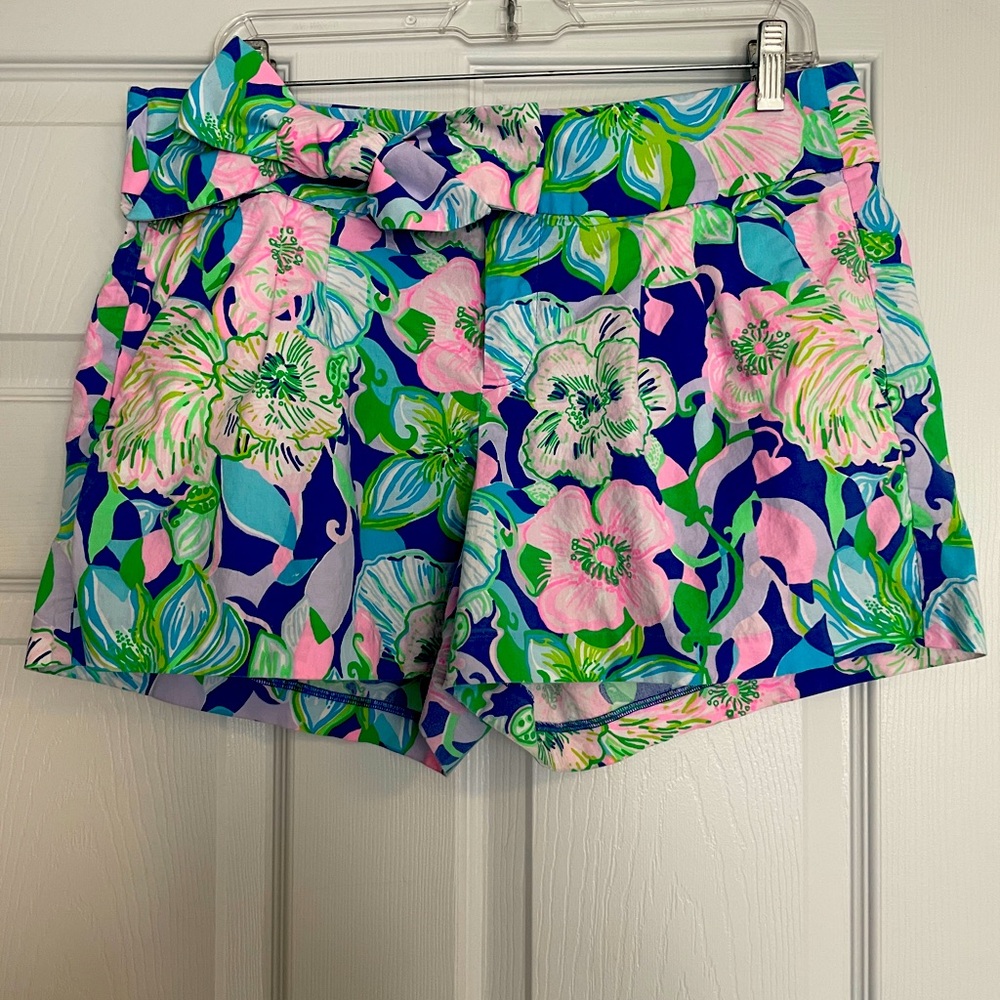 Lilly Pulitzer Kaden
Shorts 4" Multi Beak Calm
Carry On Bow Belt